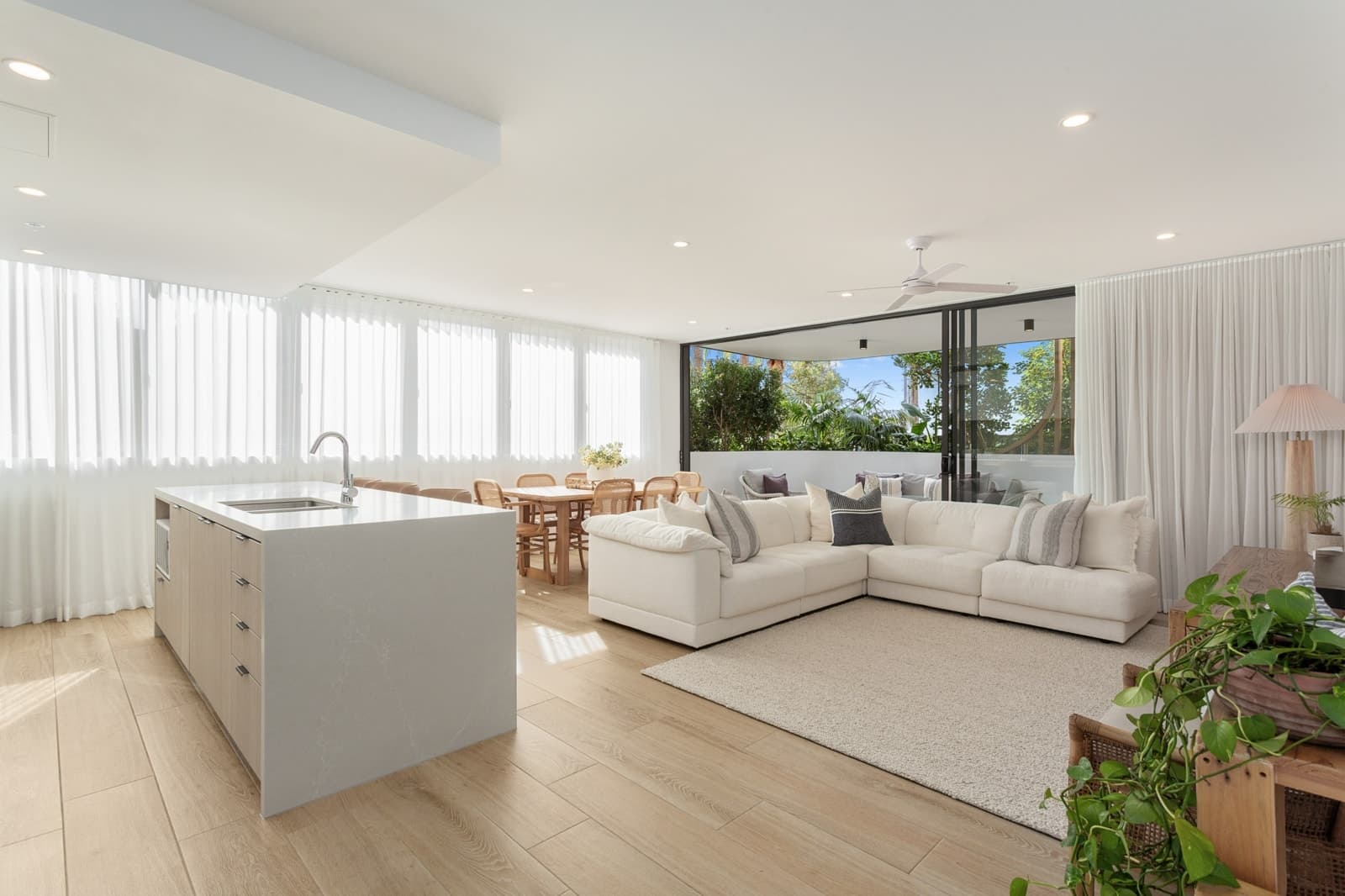 208/2 Mawarra Street, PALM BEACH, Palm Beach - Thumbnail 2
