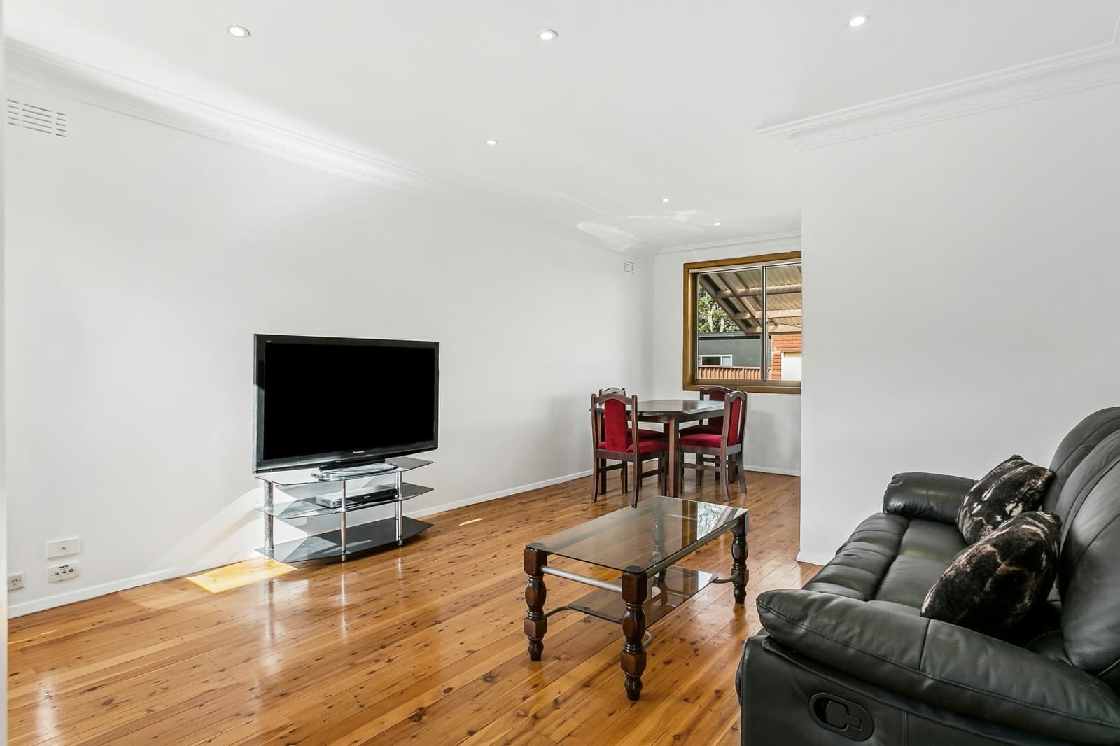 24 Swinbourne Street,Botany, Botany - Thumbnail 2