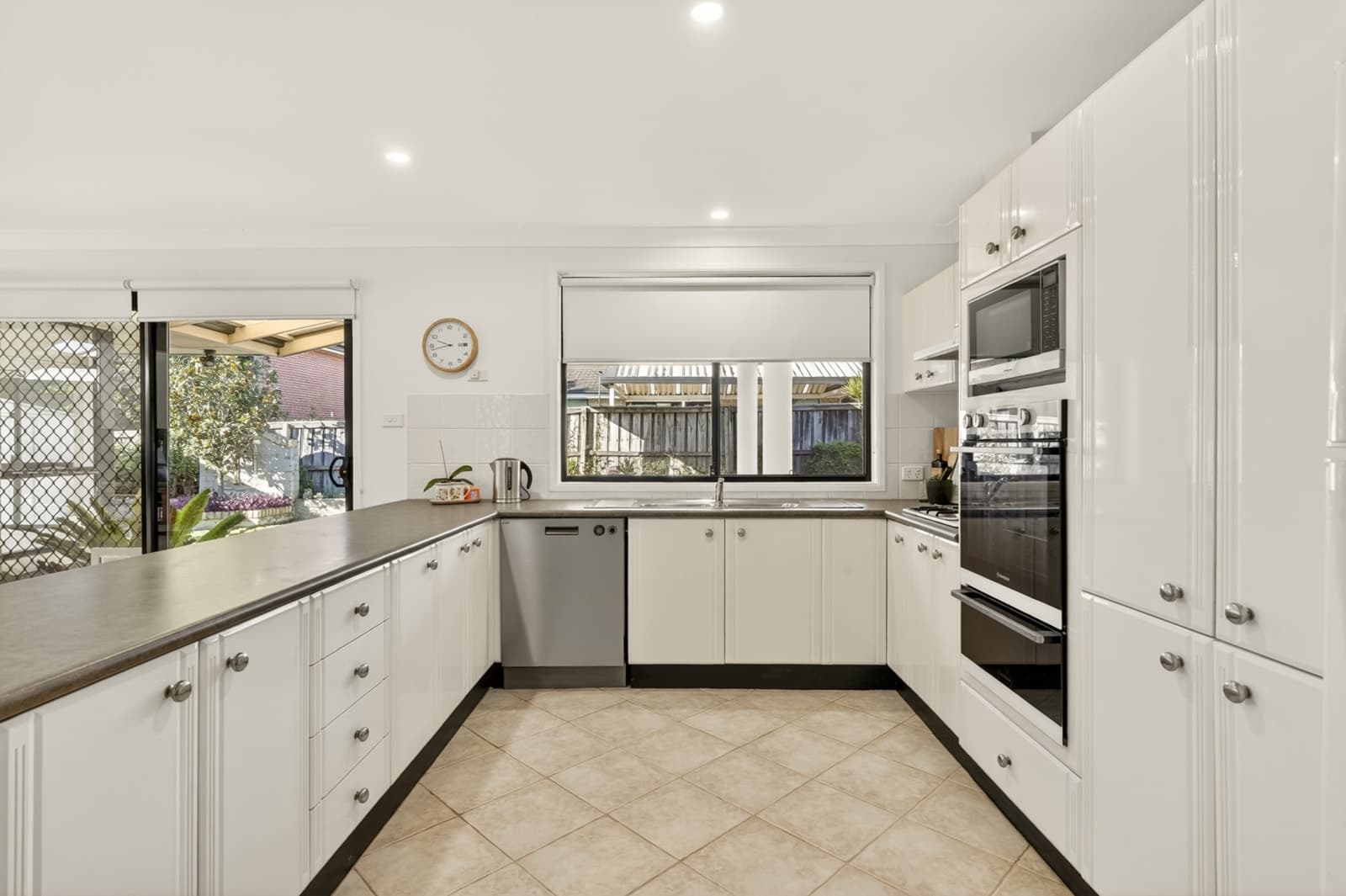 28 Kirkcaldy Circuit, KELLYVILLE, Kellyville - Thumbnail 3