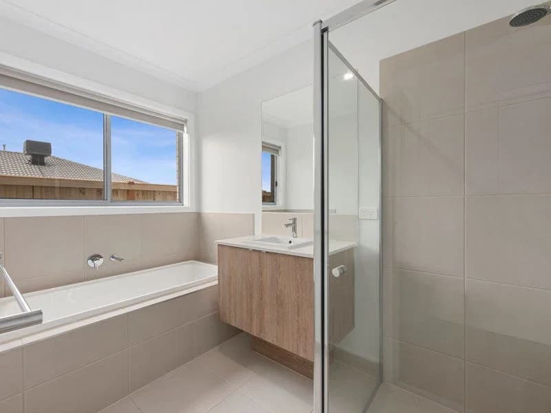 4 Avocet Way,ARMSTRONG CREEK, Armstrong Creek - Thumbnail 6