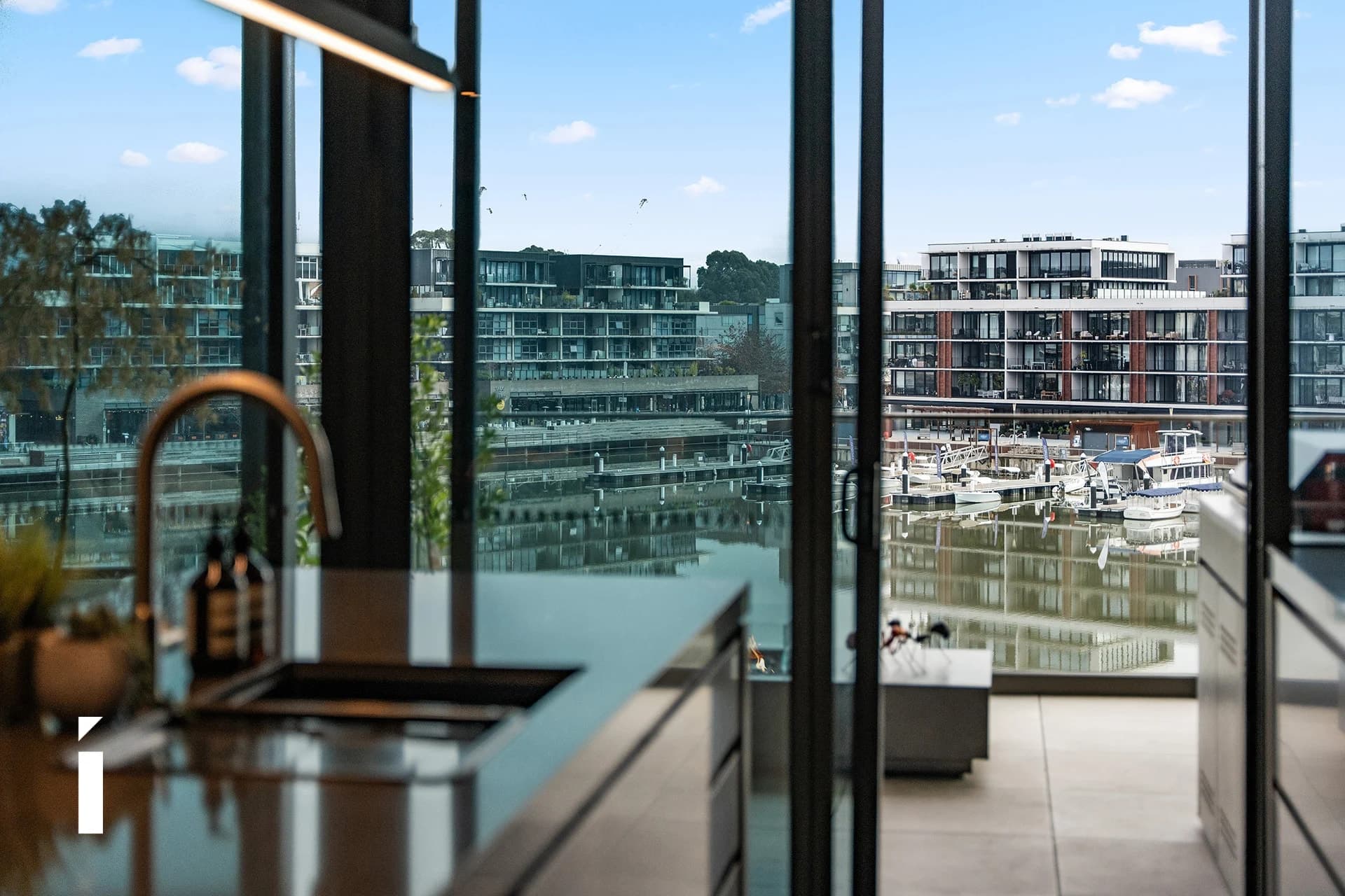 303/45 Honeysett View, Kingston, Kingston - Thumbnail 3