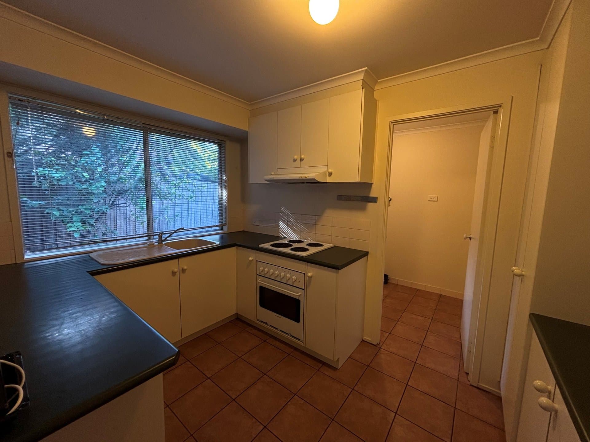 17 Strathallyn Road, Ringwood, Ringwood - Thumbnail 4