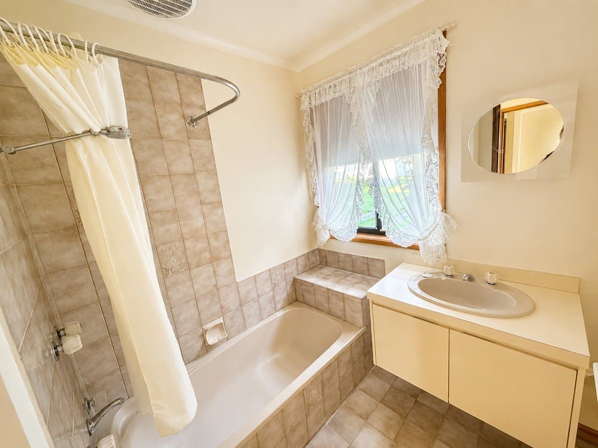 9 Jacobson Street, Mooroopna, Mooroopna - Thumbnail 4