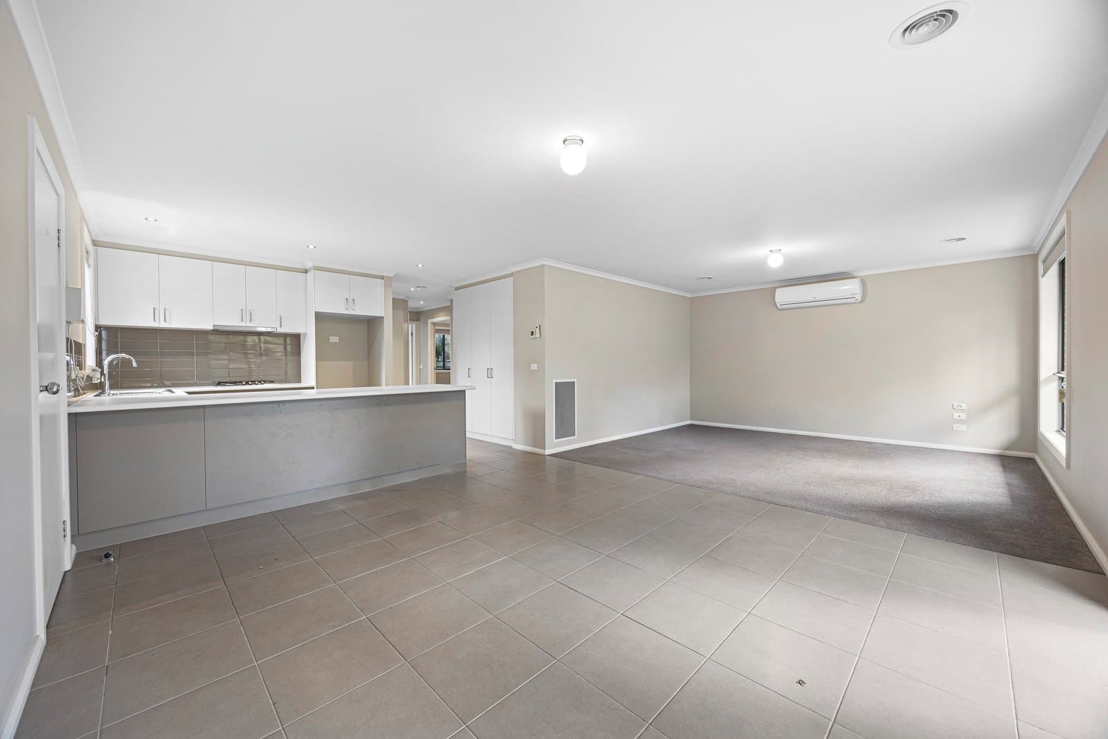 2/1330A Geelong Road,
                        
                    
                    
                        
                            Mount Clear, Mount Clear - Thumbnail 5
