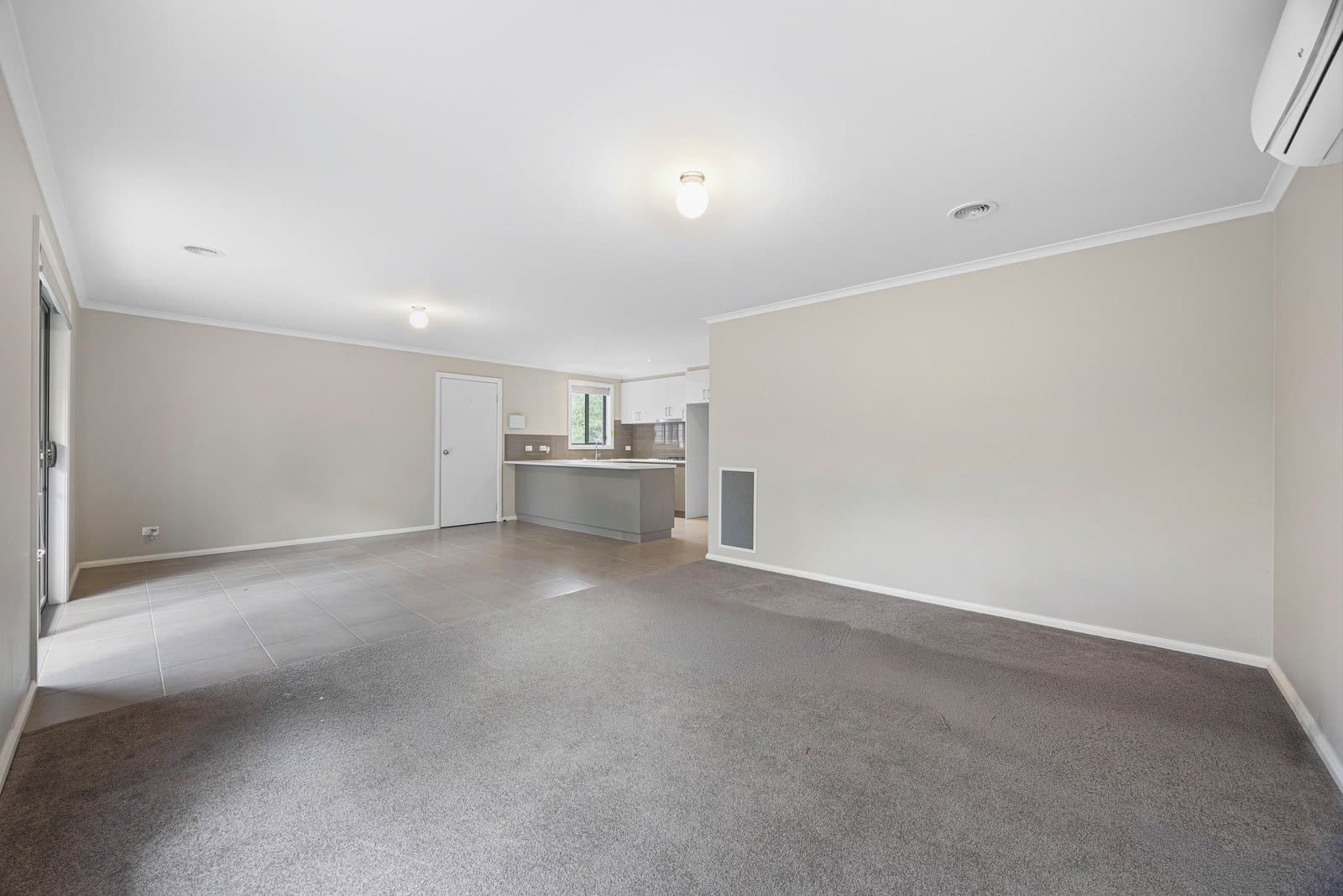 2/1330A Geelong Road,
                        
                    
                    
                        
                            Mount Clear, Mount Clear - Thumbnail 6