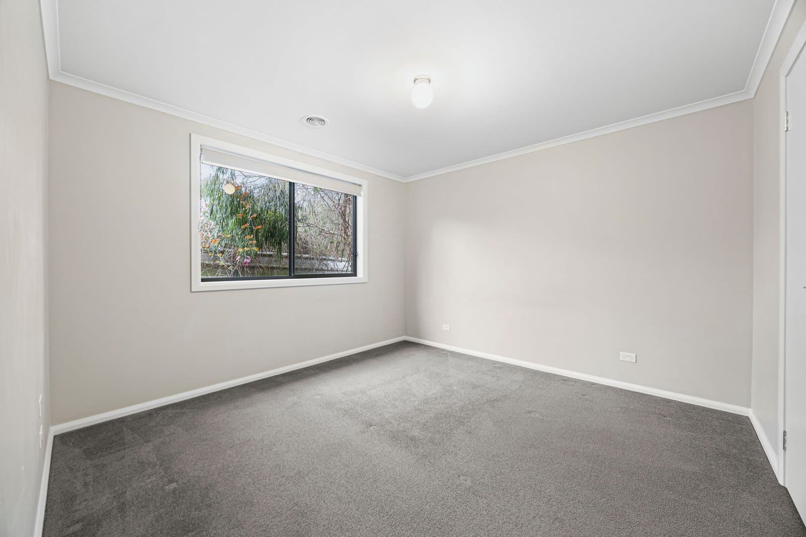 2/1330A Geelong Road,
                        
                    
                    
                        
                            Mount Clear, Mount Clear - Thumbnail 7