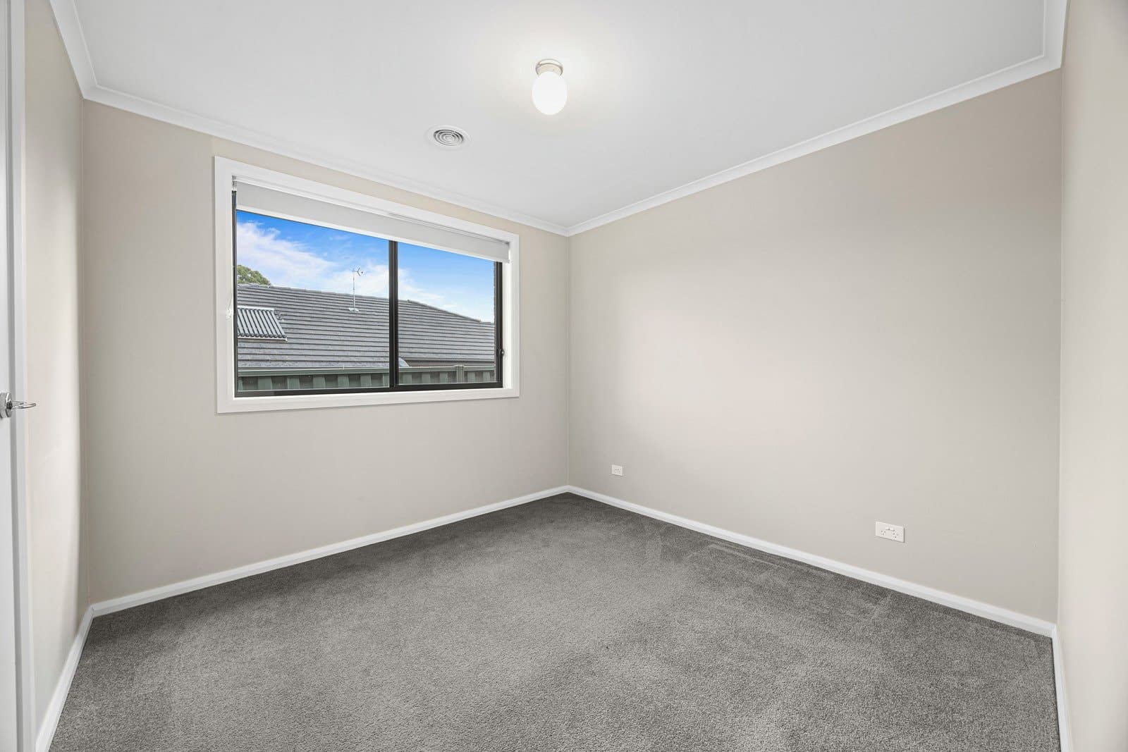 2/1330A Geelong Road,
                        
                    
                    
                        
                            Mount Clear, Mount Clear - Thumbnail 8