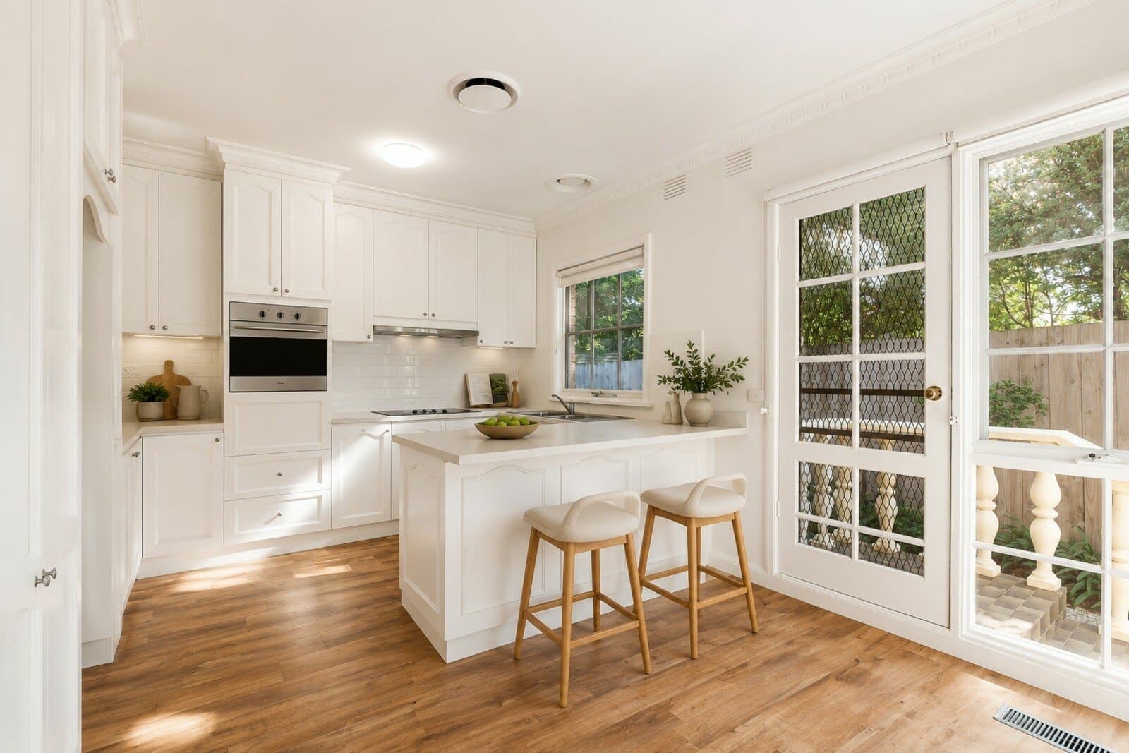 3/701-703 Hampton Street,
                        
                    
                    
                        
                            BRIGHTON, Brighton - Thumbnail 2
