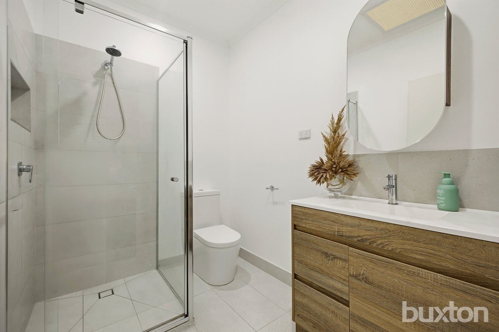 2/17 Peterson Street,
                        
                    
                    
                        
                            Highett, Highett - Thumbnail 5