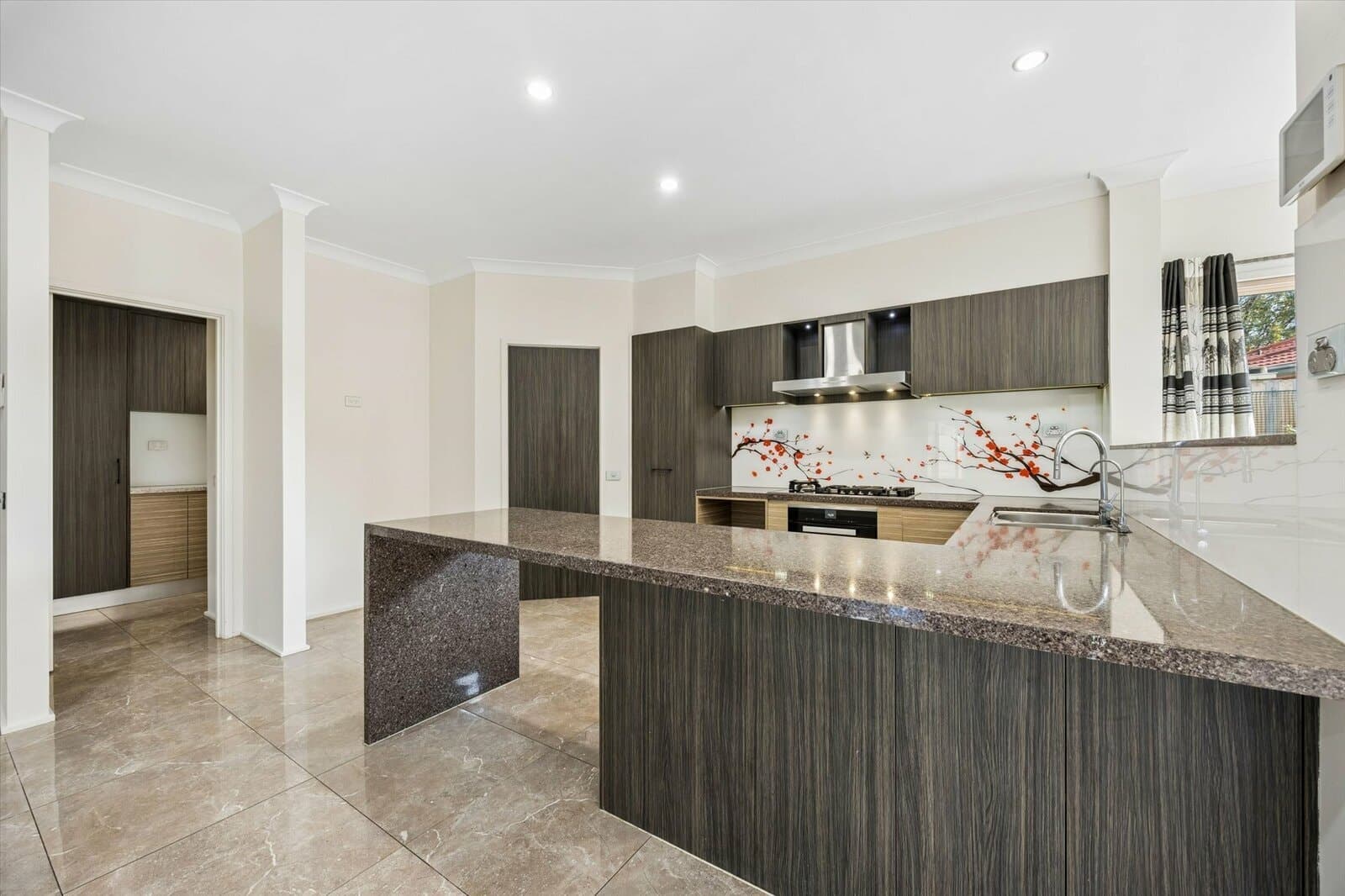 28 Turner Close,
                        
                    
                    
                        
                            Springvale, Springvale - Thumbnail 2