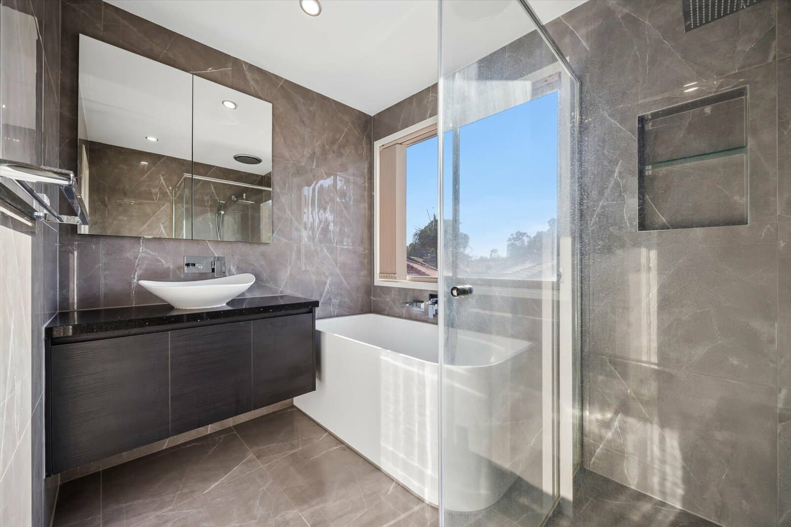 28 Turner Close,
                        
                    
                    
                        
                            Springvale, Springvale - Thumbnail 5