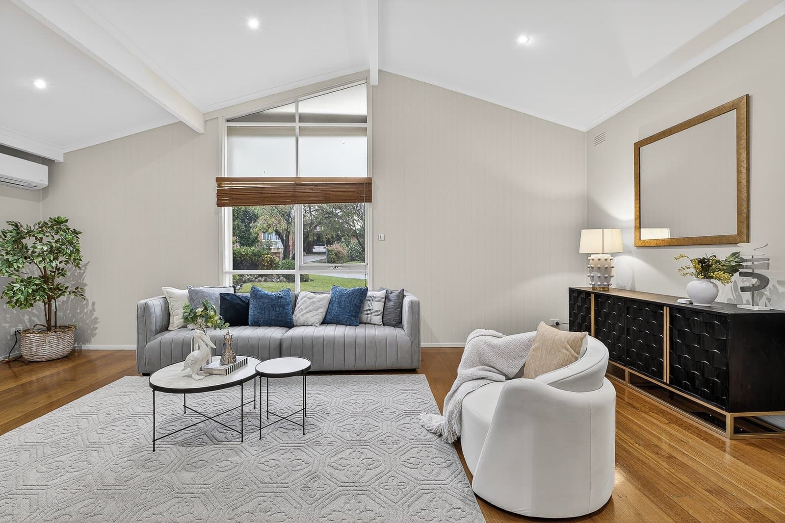22 Tandara Avenue,
                        
                    
                    
                        
                            Doncaster, Doncaster - Thumbnail 2
