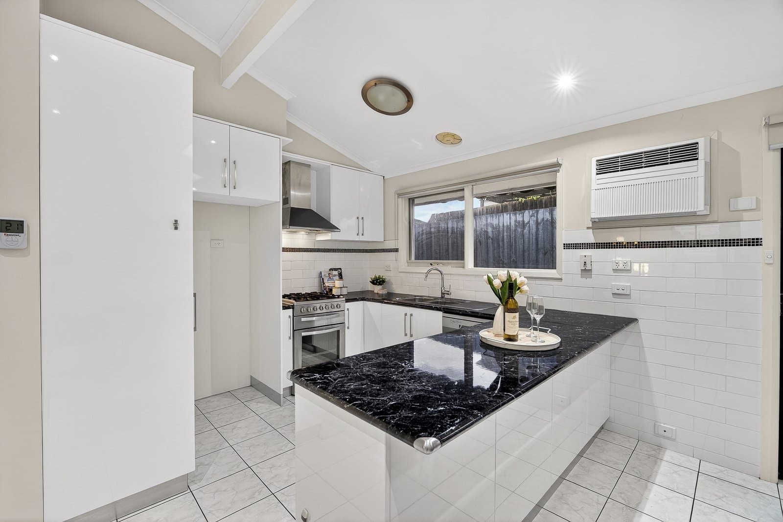 22 Tandara Avenue,
                        
                    
                    
                        
                            Doncaster, Doncaster - Thumbnail 3