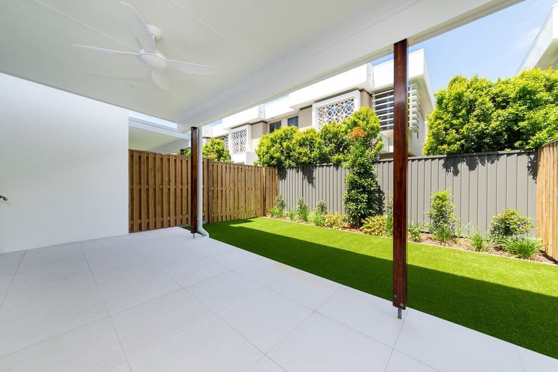 10/35 Sickle Avenue, Hope Island, QLD 4212, Hope Island - Thumbnail 2