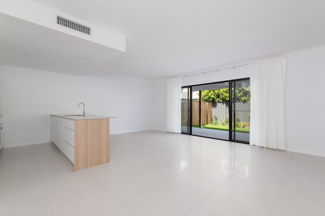 10/35 Sickle Avenue, Hope Island, QLD 4212, Hope Island - Thumbnail 4