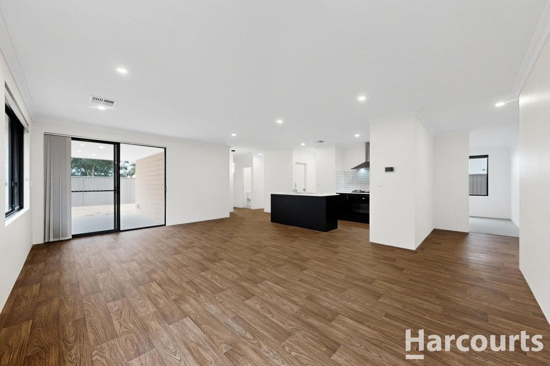 34 Conimbla Road, CLARKSON, WA 6030, Clarkson - Thumbnail 4