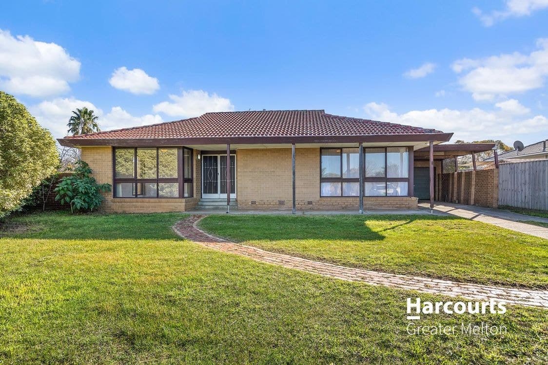 4 Raheen Place, MELTON WEST, VIC 3337, Melton West - Image 1