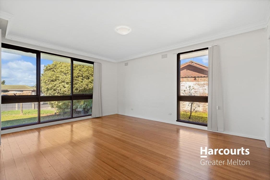 4 Raheen Place, MELTON WEST, VIC 3337, Melton West - Thumbnail 6