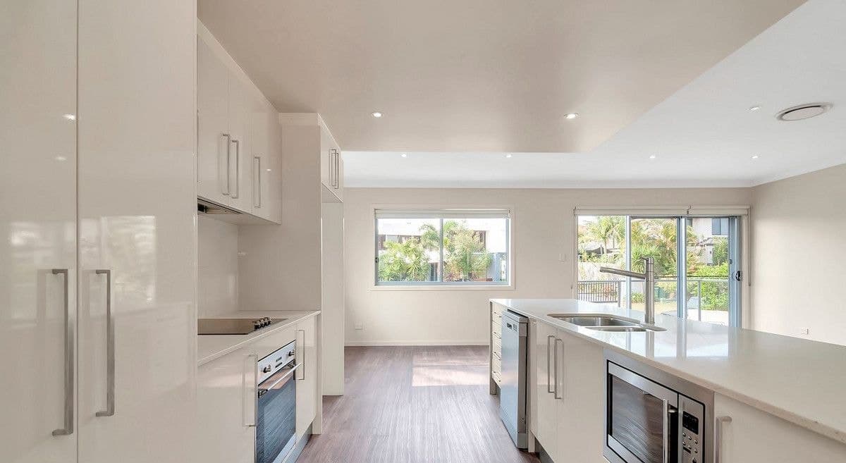 1/35-39 Azzurra Drive, Varsity Lakes, QLD 4227, Varsity Lakes - Thumbnail 2
