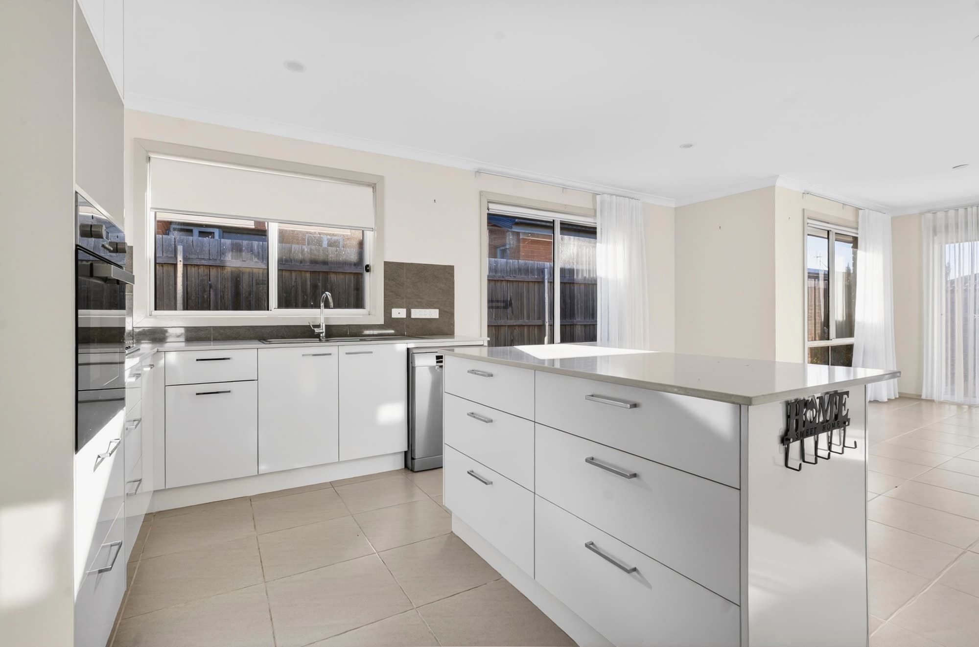8 Gudamang Street, Ngunnawal ACT 2913, Ngunnawal - Thumbnail 2