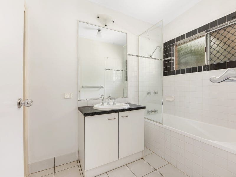 6 Sunland Street, BEENLEIGH  QLD  4207, Beenleigh - Thumbnail 7