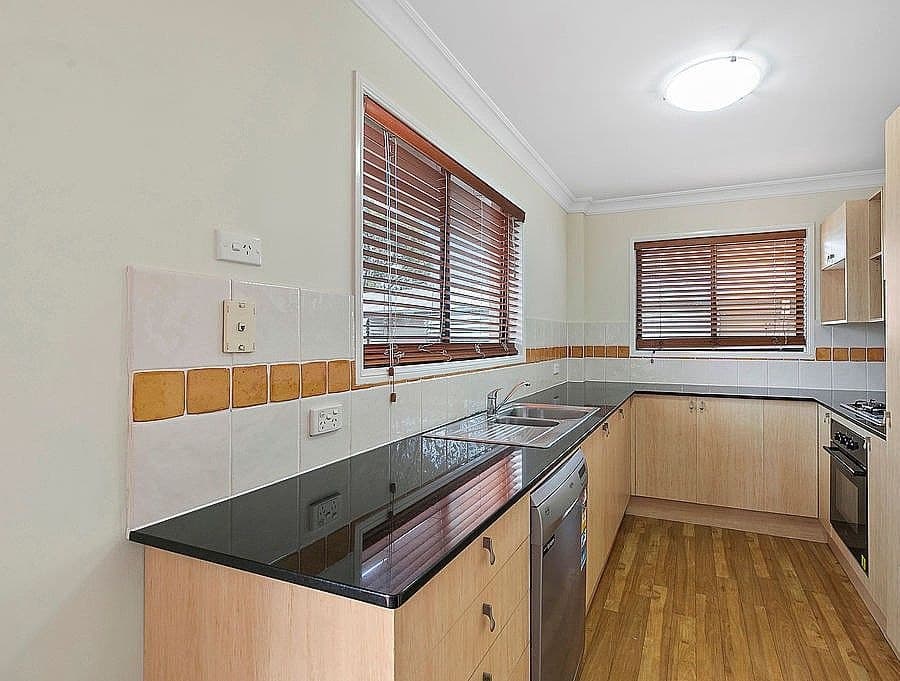 1/10 Mcilwraith Avenue, BALMORAL, QLD 4171, Balmoral - Thumbnail 4