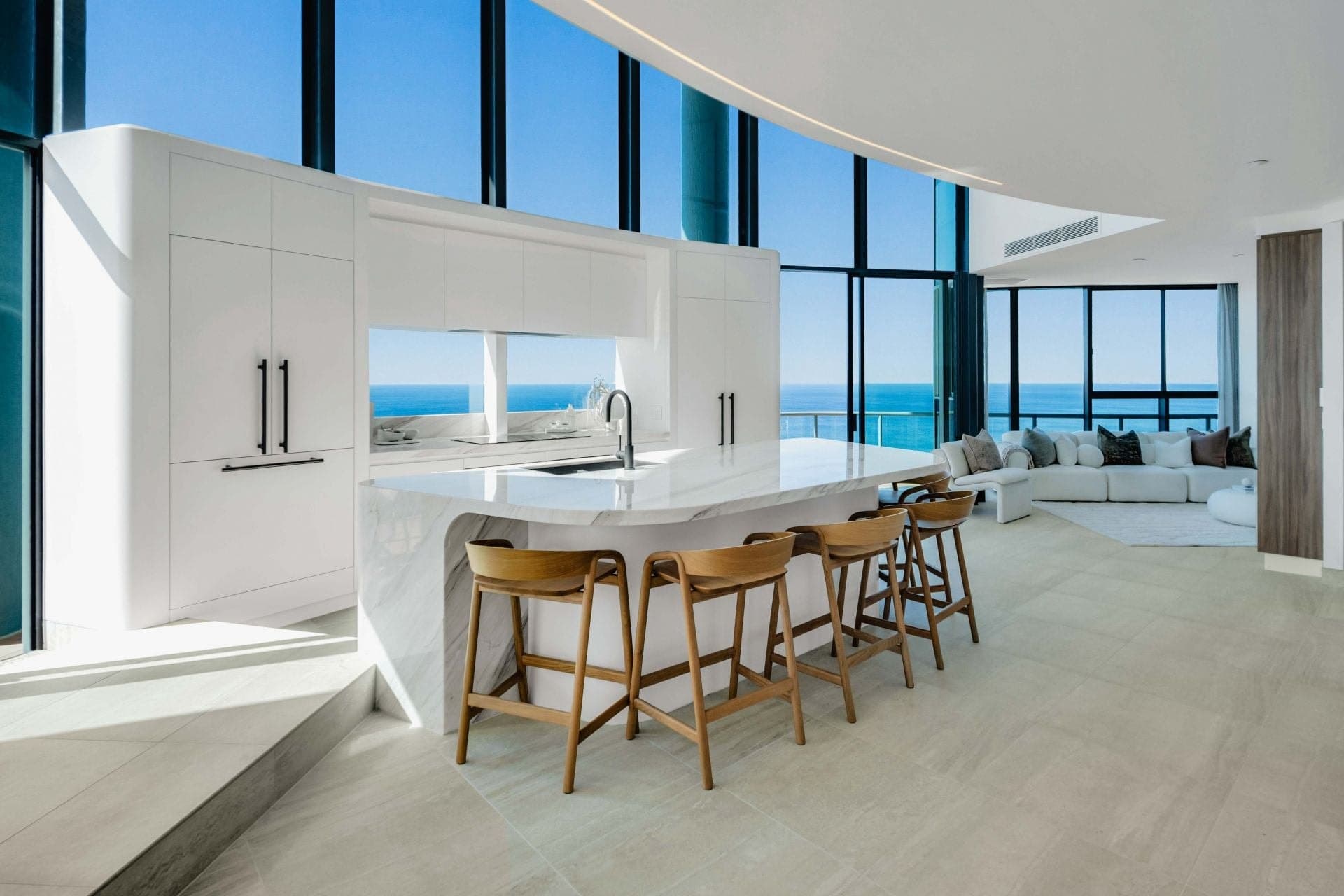 Penthouse/3482 Main Beach Parade, Main Beach - Thumbnail 2