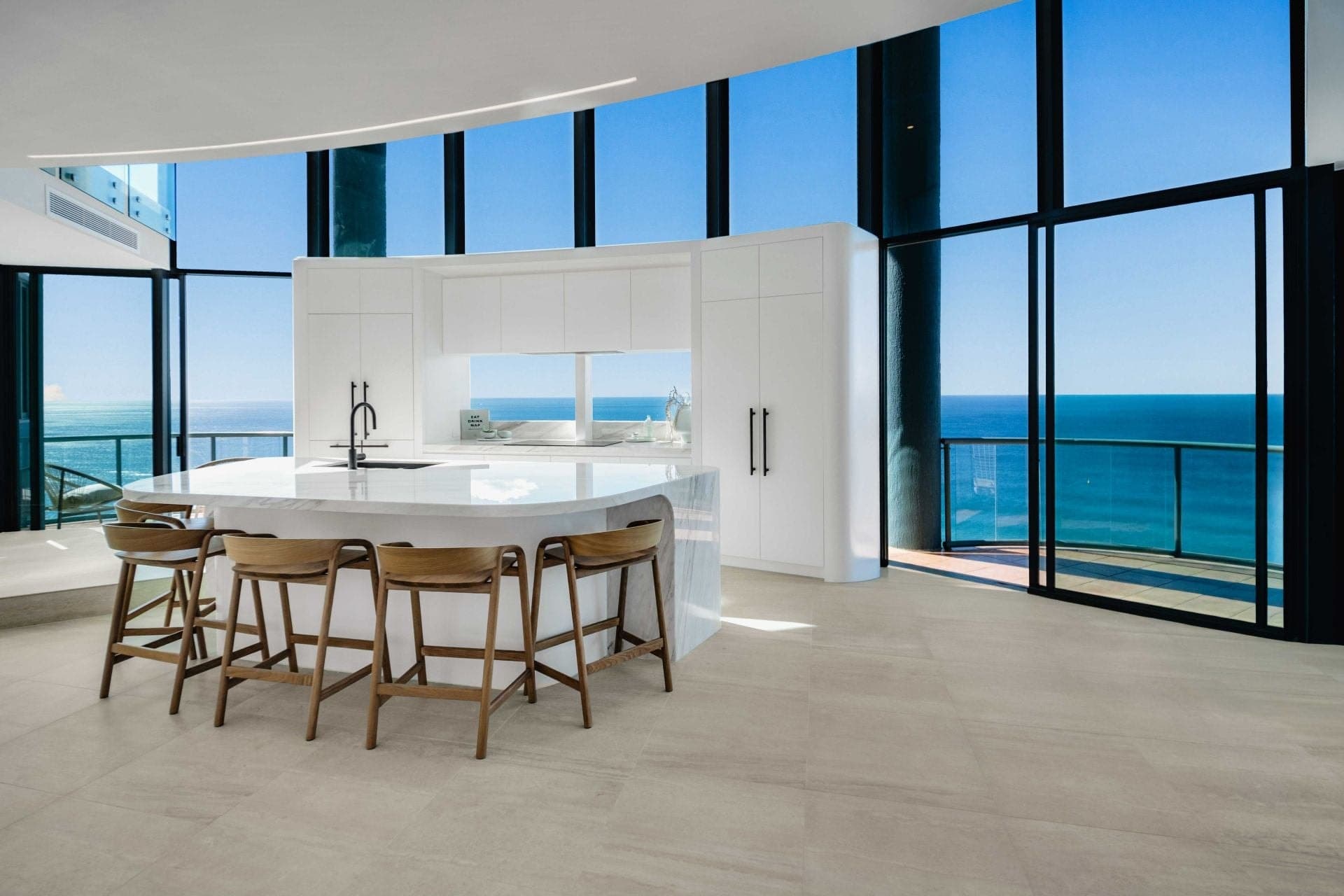 Penthouse/3482 Main Beach Parade, Main Beach - Thumbnail 4