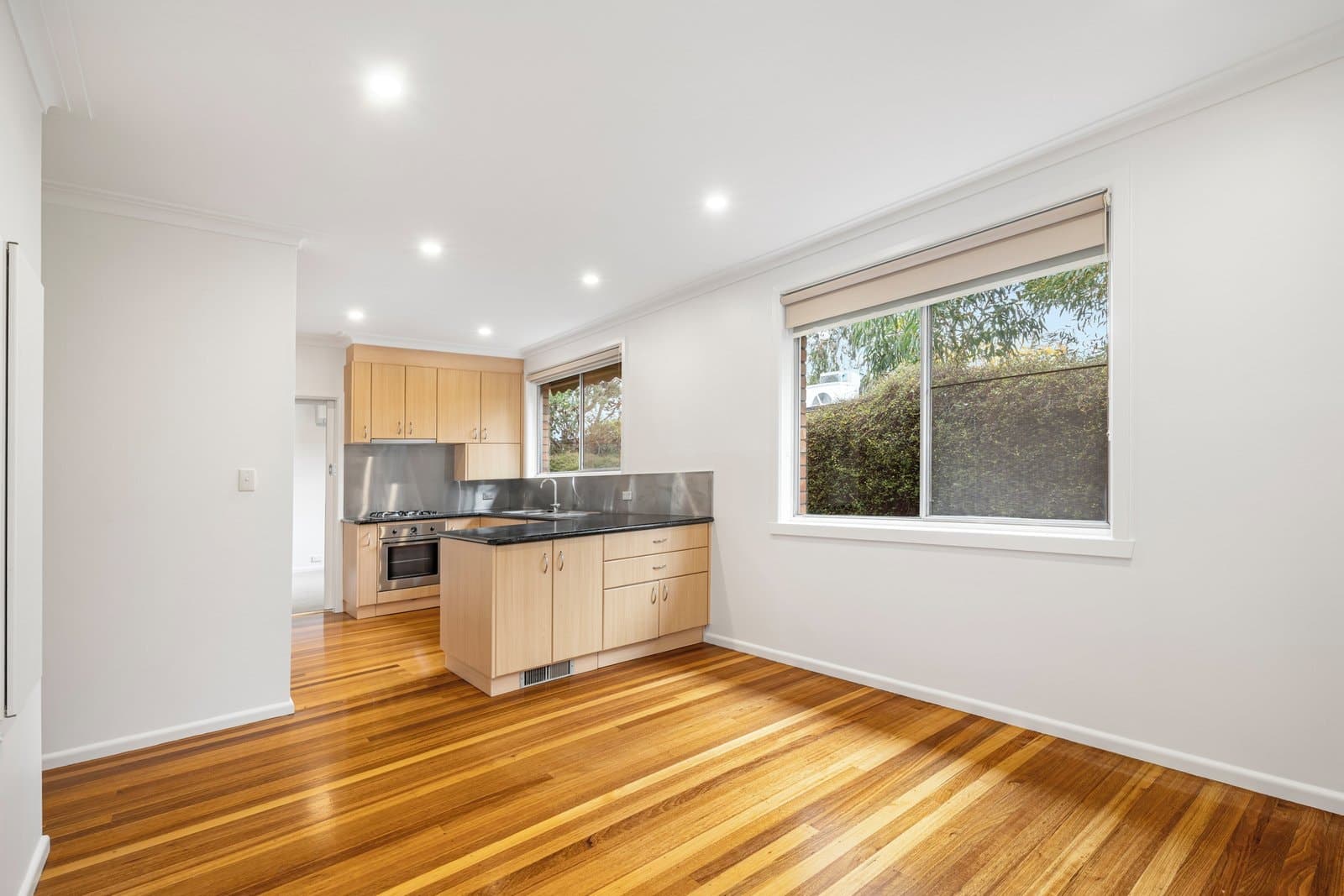 4/10 Hyton Crescent, Kew - Thumbnail 3