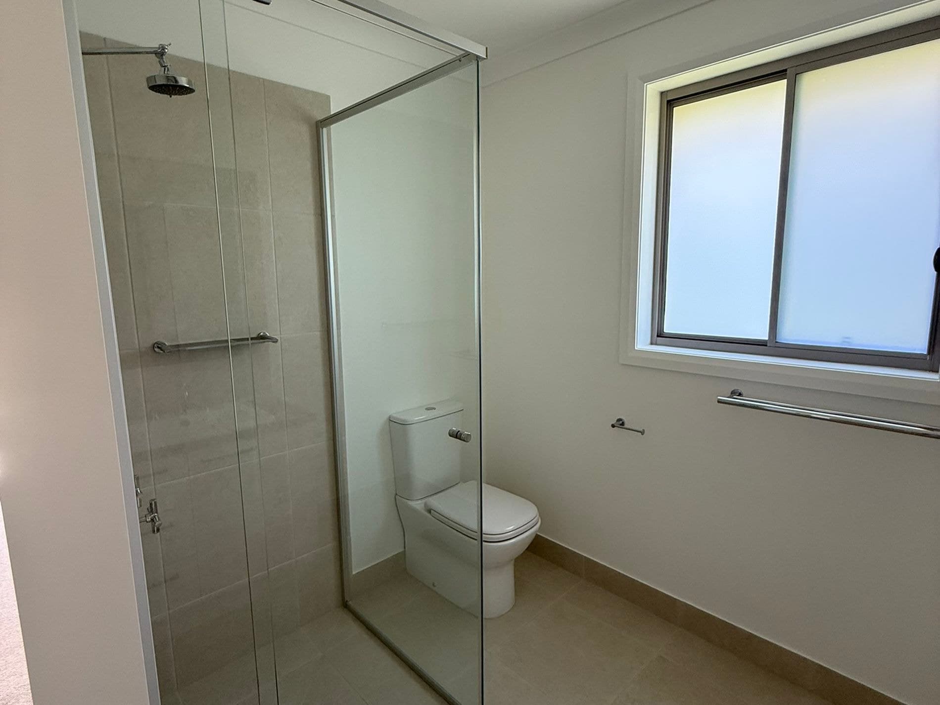 22 Lewis Crescent, Finley - Thumbnail 8