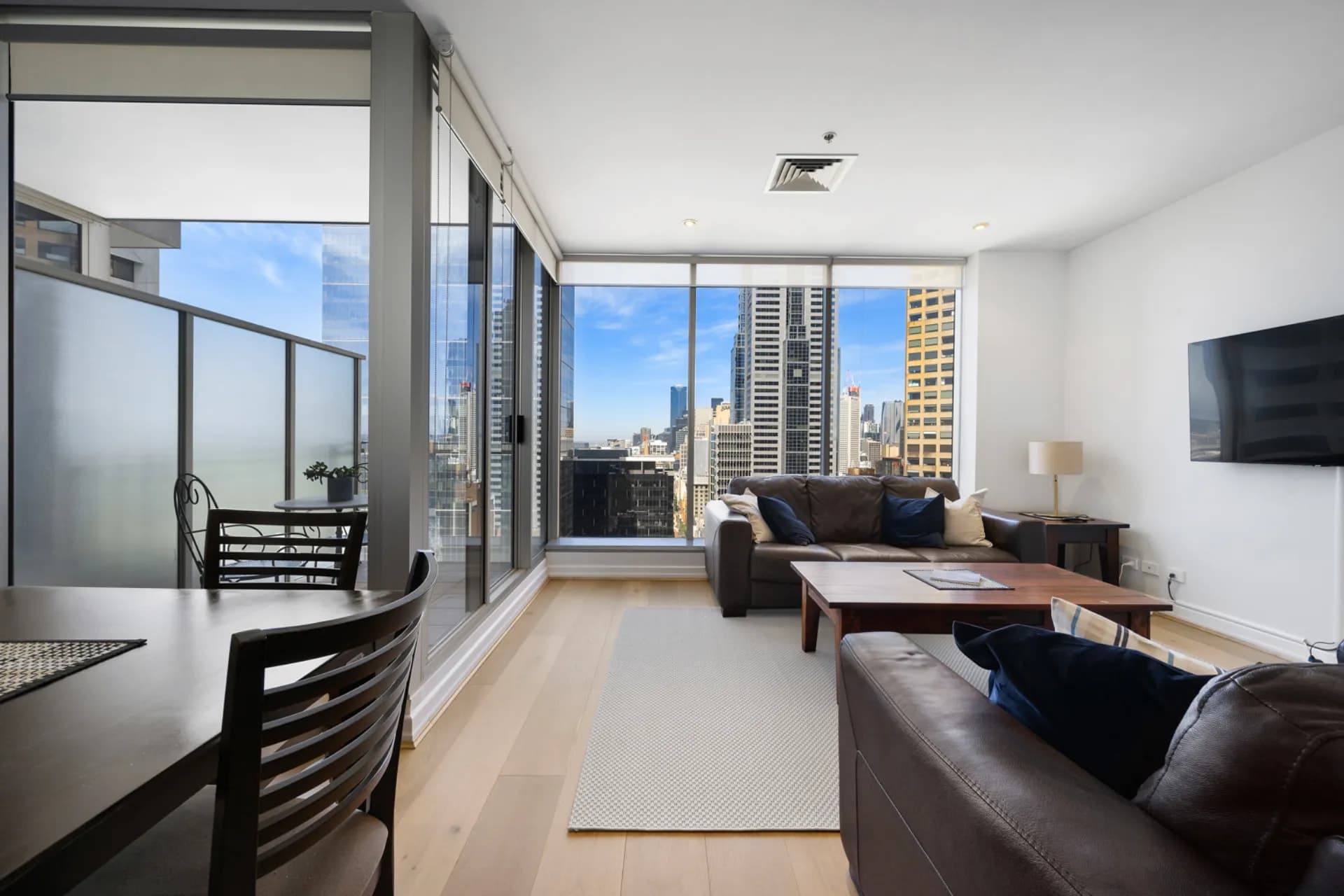 Unit 2105/31 Spring Street, Melbourne, VIC, Melbourne - Thumbnail 2
