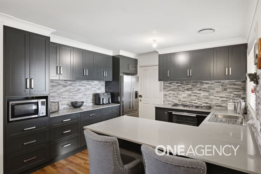 6 WOOMERA Place, Glenfield Park, Glenfield Park - Thumbnail 3