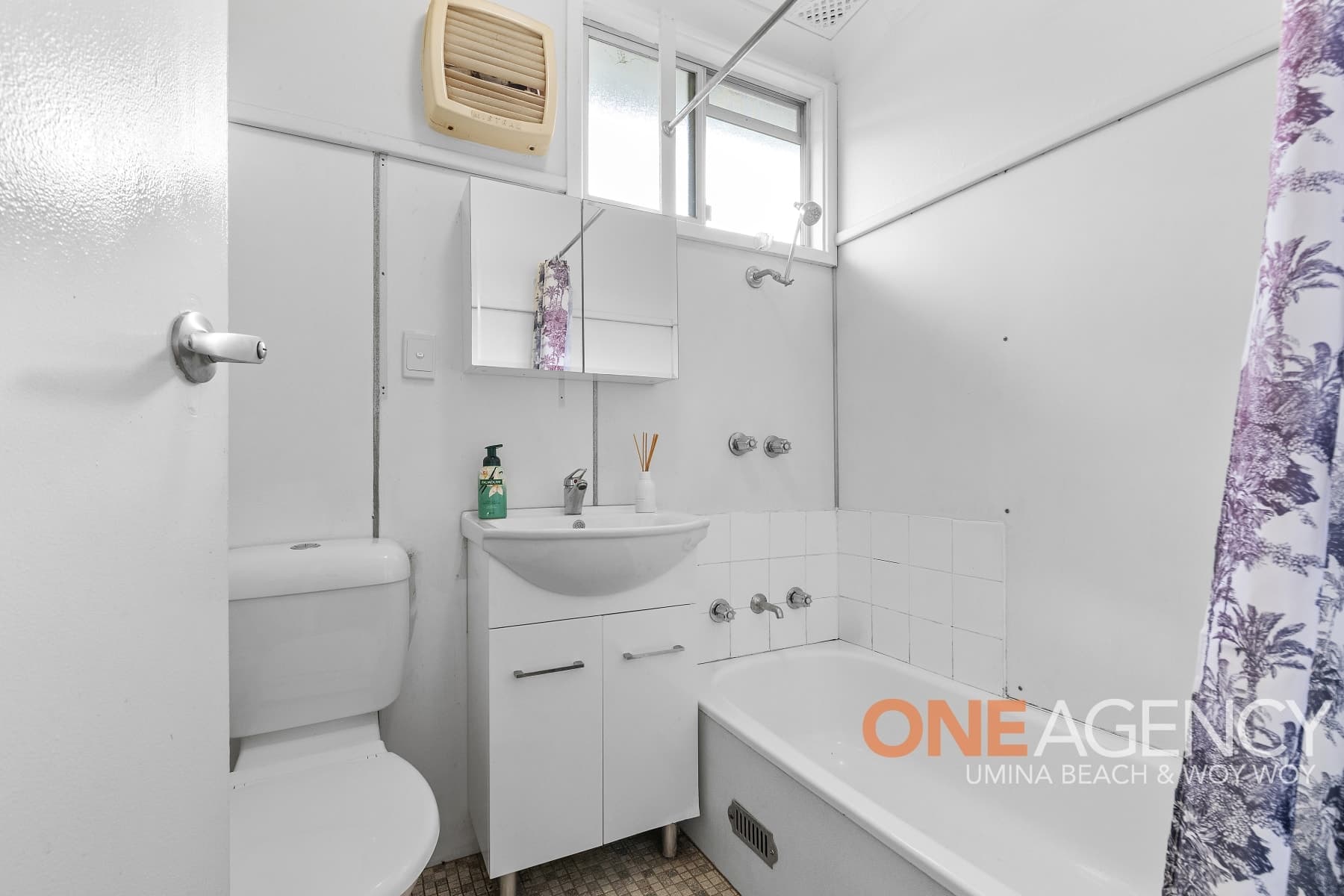 44 Lone Pine Avenue, Umina Beach, Umina Beach - Thumbnail 3