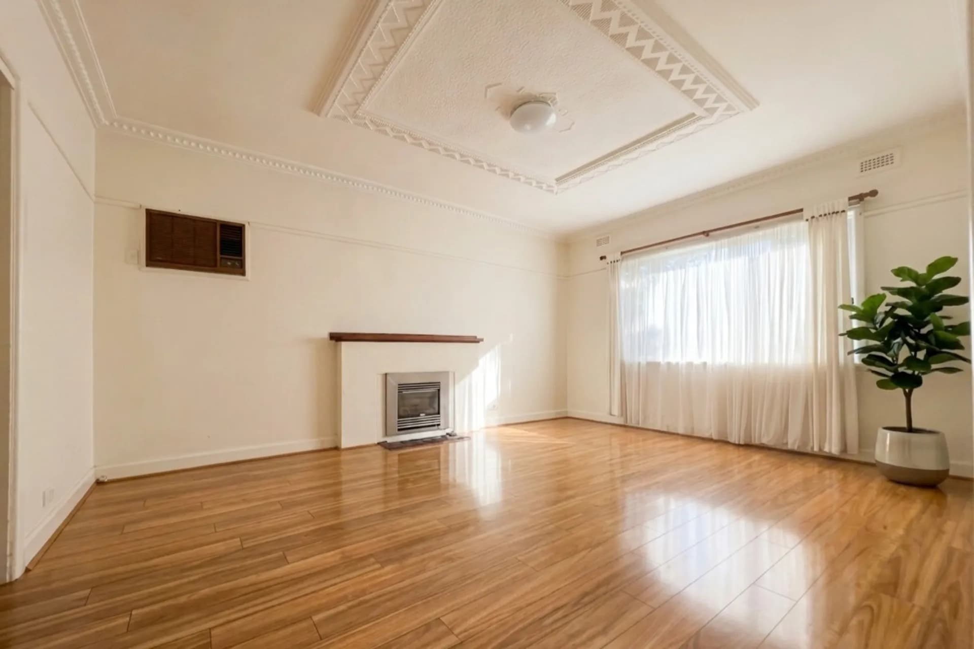 52 Maidstone Street, Altona, VIC, Altona - Thumbnail 2