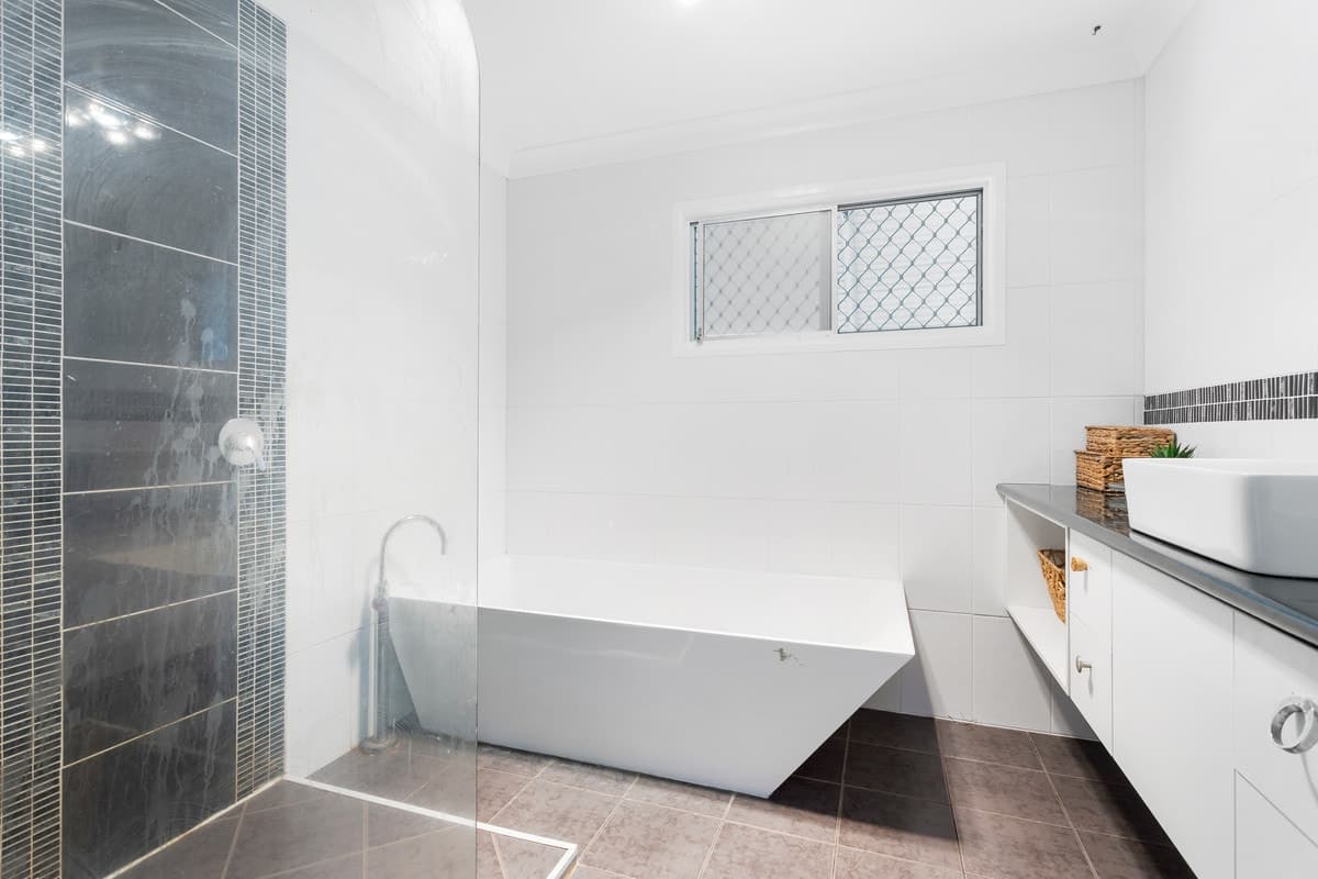 57 Menzies Street, Park Avenue QLD 4701, Park Avenue - Thumbnail 6