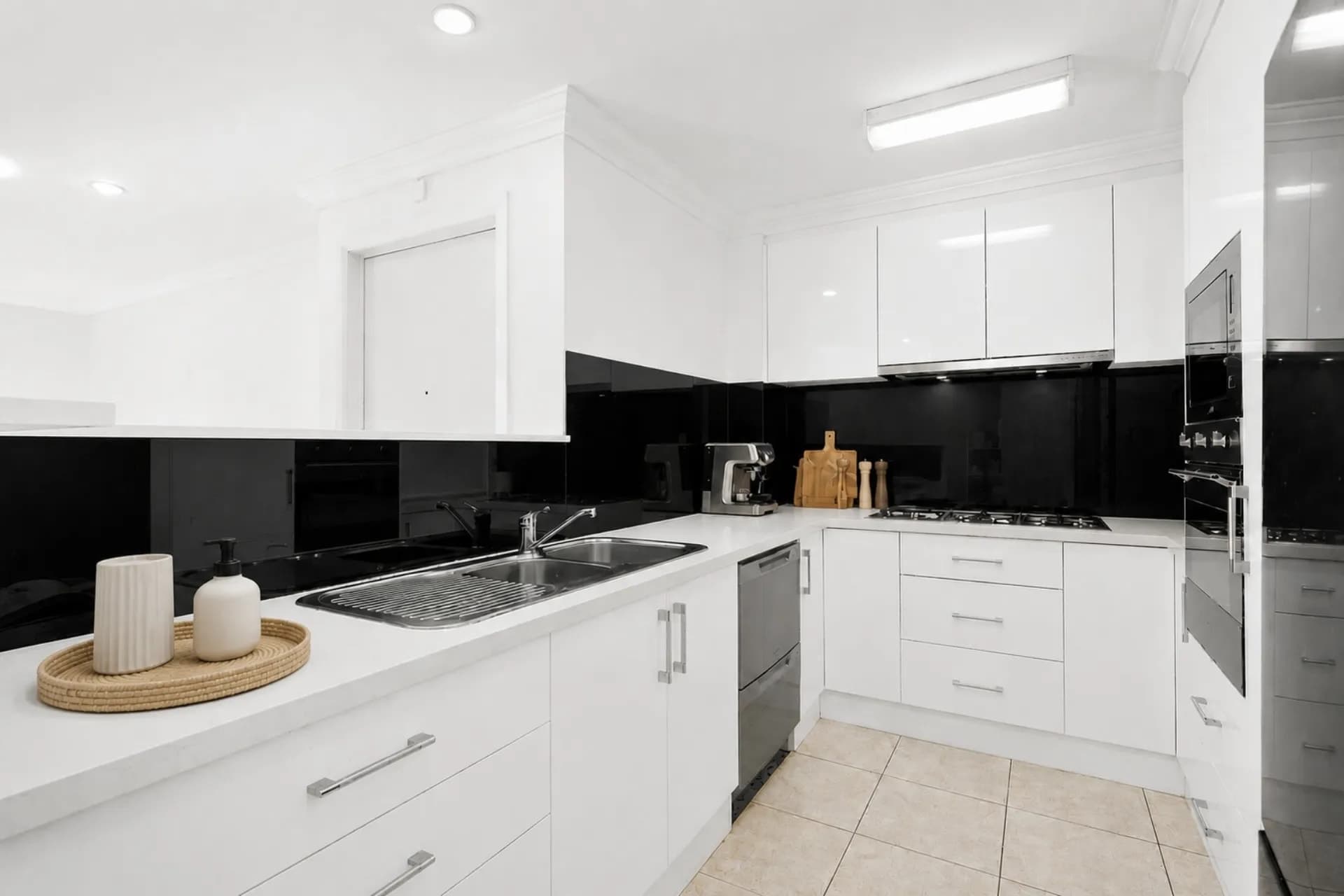 16/71-83 Smith Street, Wollongong, NSW, Wollongong - Thumbnail 3