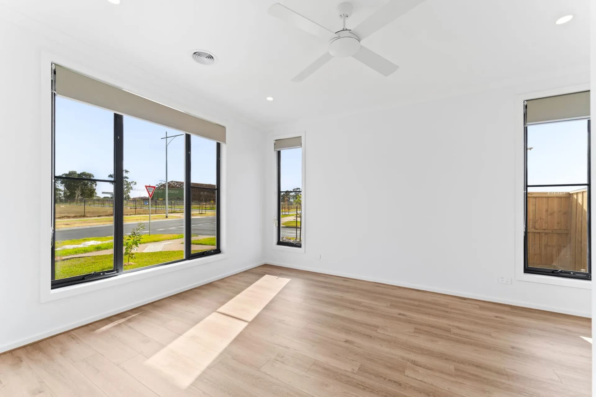 74 Dutchelm Avenue, Werribee, VIC, Werribee - Thumbnail 2