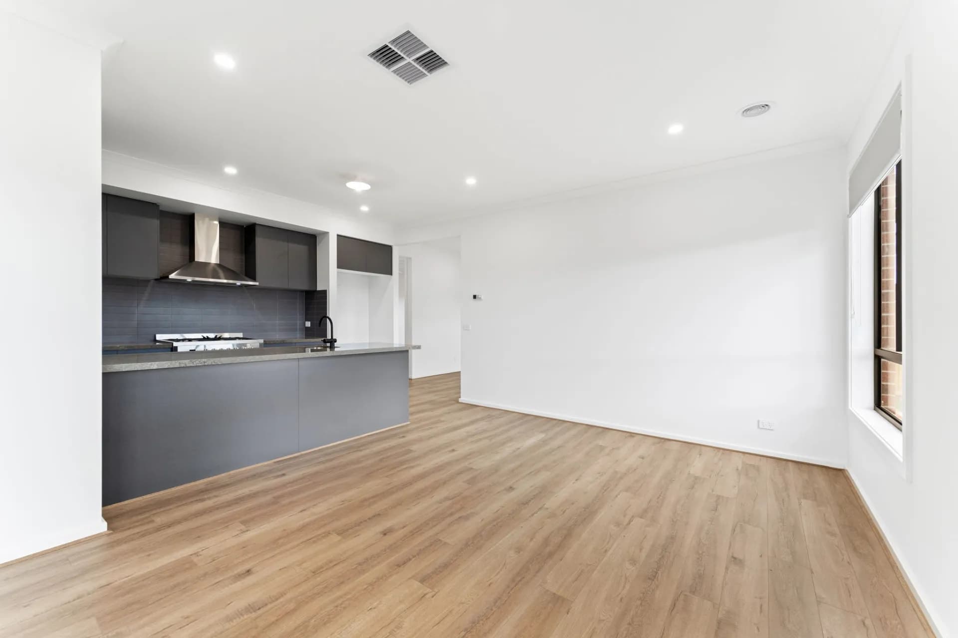 74 Dutchelm Avenue, Werribee, VIC, Werribee - Thumbnail 7