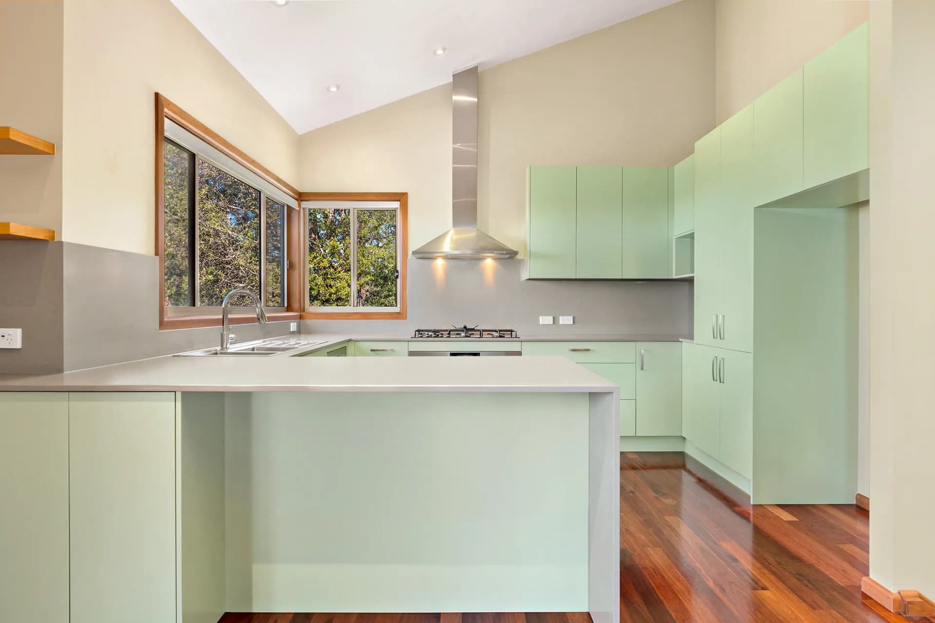 21 Warks Hill Road, Kurrajong Heights, NSW, Kurrajong Heights - Thumbnail 3
