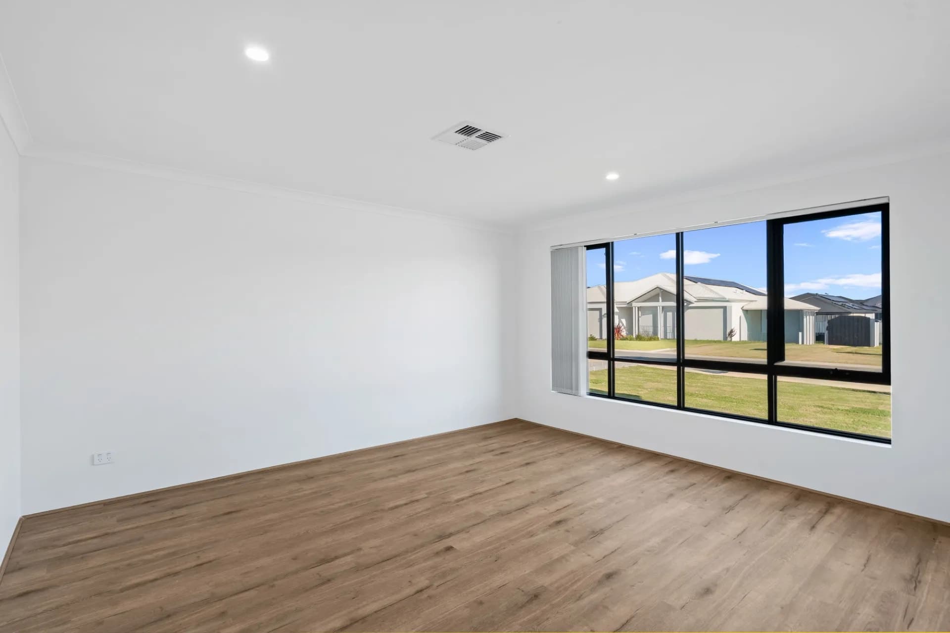 120 Montgomery Parkway, Ravenswood, WA, Ravenswood - Thumbnail 2