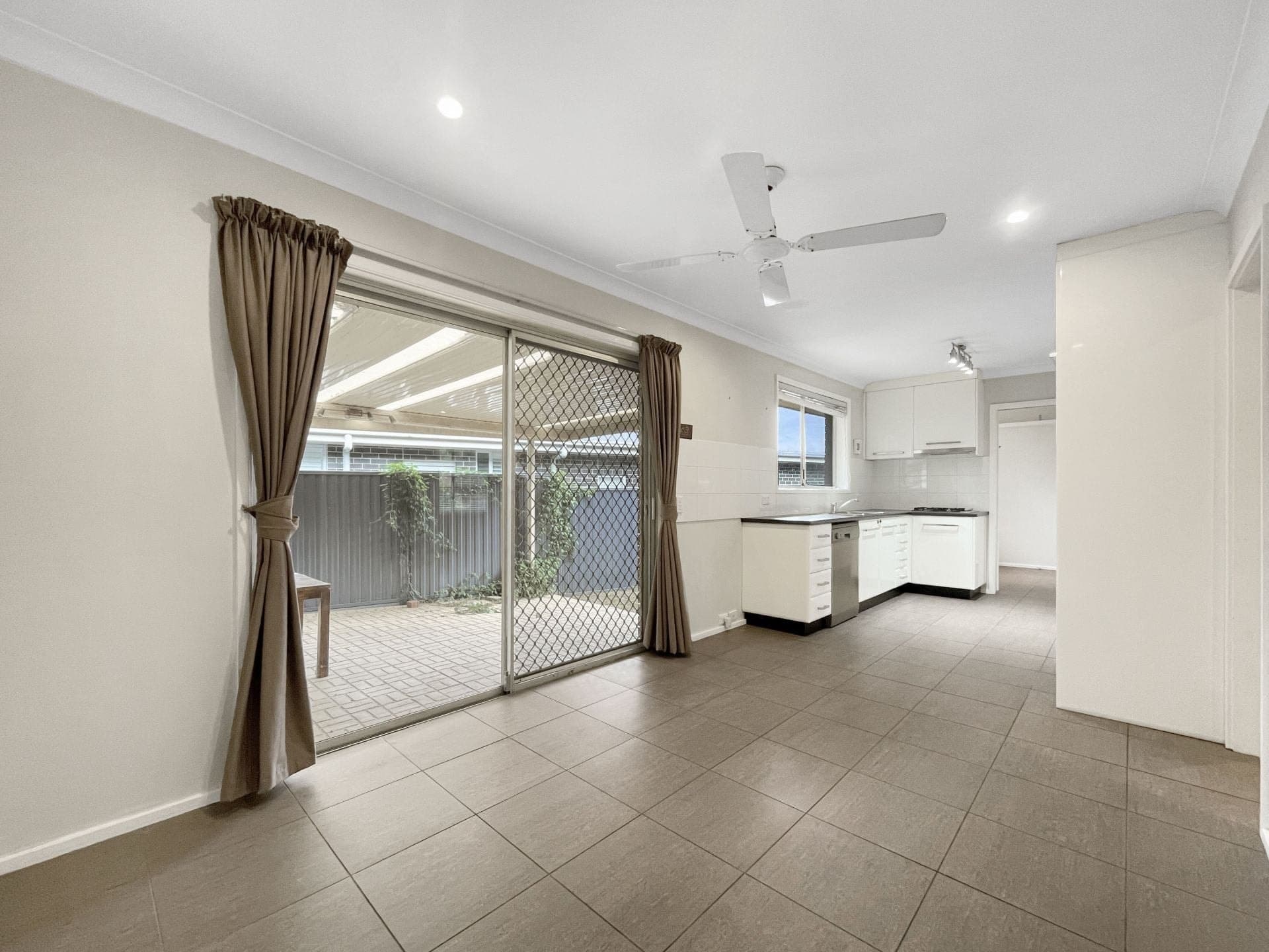 18 Ayles Road Winston Hills NSW, Winston Hills - Thumbnail 4