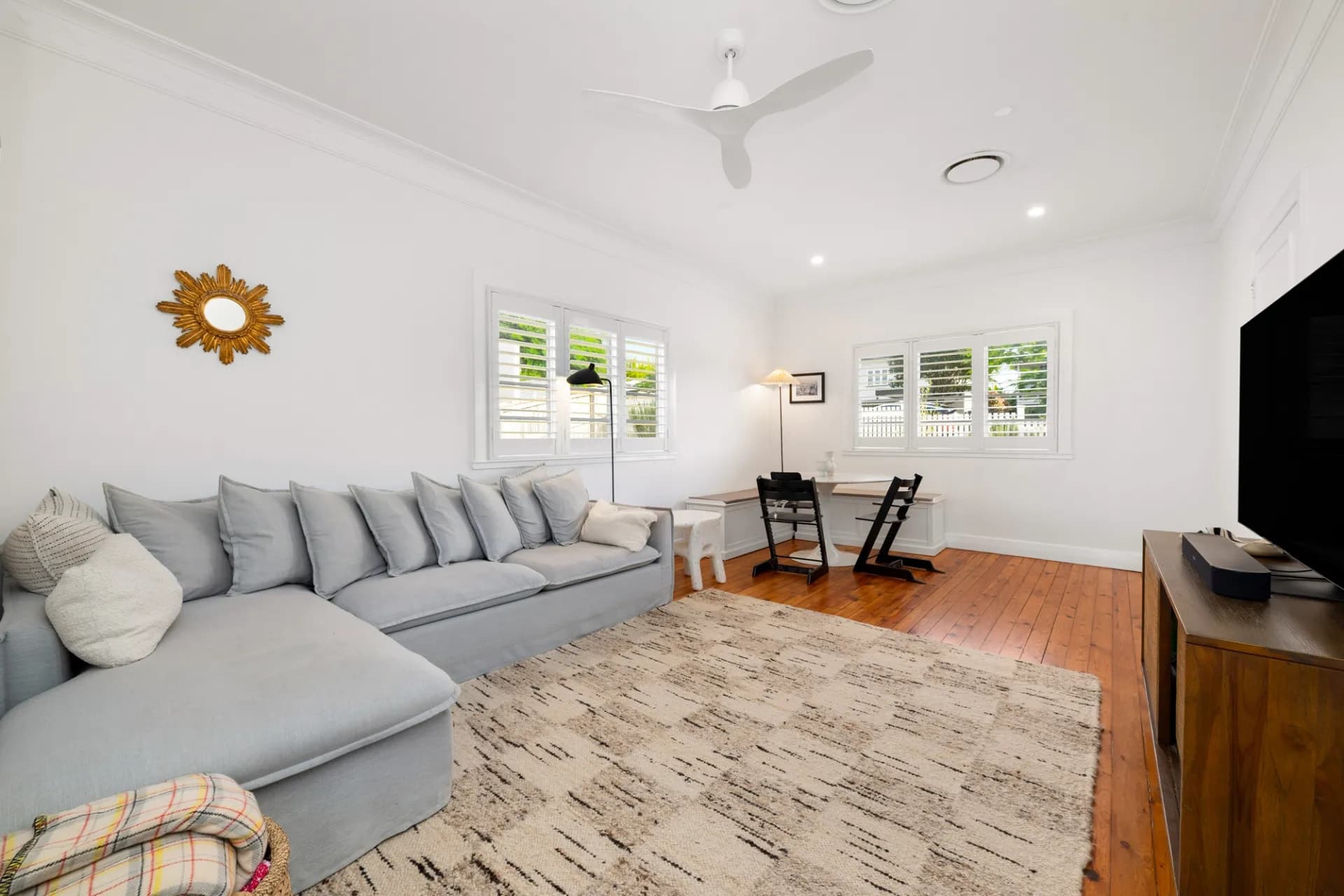 12 Hall Avenue, Norman Park, QLD, Norman Park - Thumbnail 4
