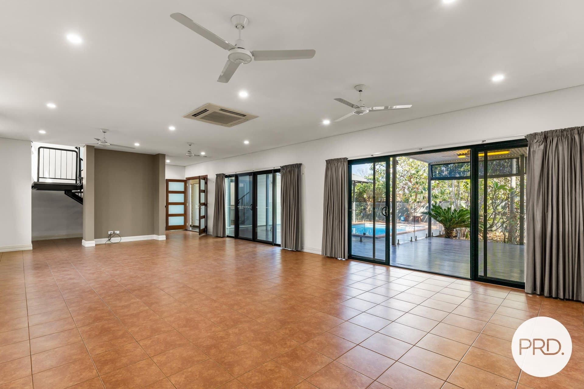 42
                Sanctuary
                Road
            
            
            
            cable beach
            
            
            WA,
            6726, Cable Beach - Thumbnail 3