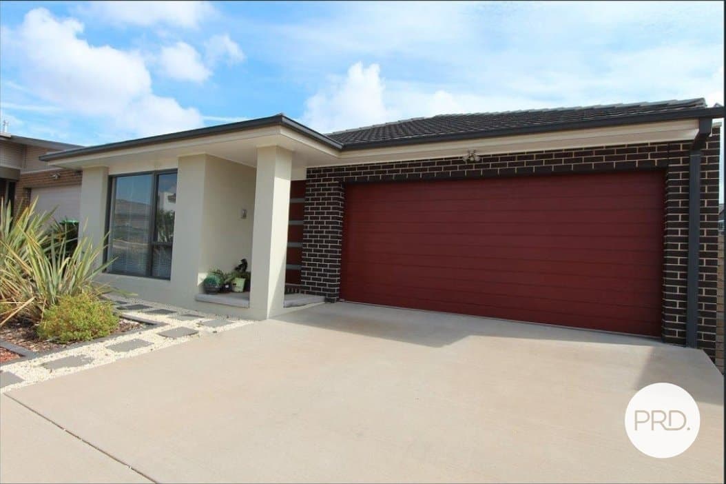 4
                Edna Thompson
                Crescent
            
            
            
            casey
            
            
            ACT,
            2913, Casey - Image 1