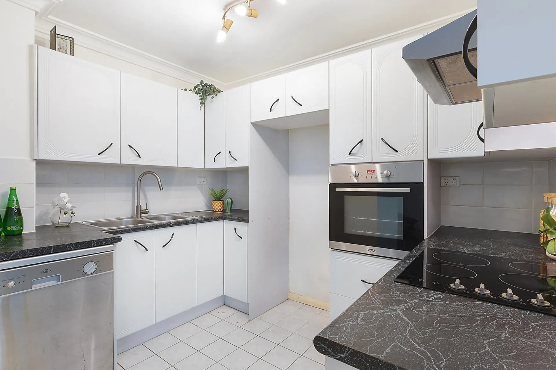 Unit 3/354 Bay Street, Brighton-Le-Sands, NSW, Brighton-Le-Sands - Thumbnail 2
