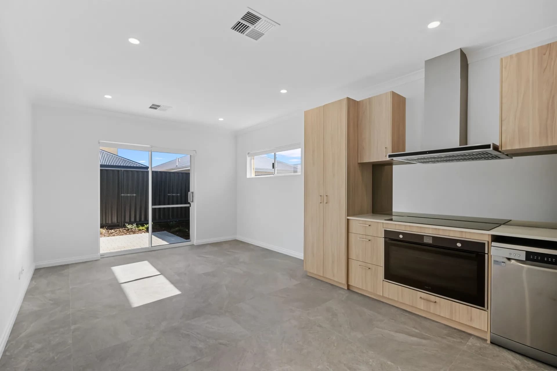 5a Capitola Way, Madora Bay, WA, Madora Bay - Thumbnail 2
