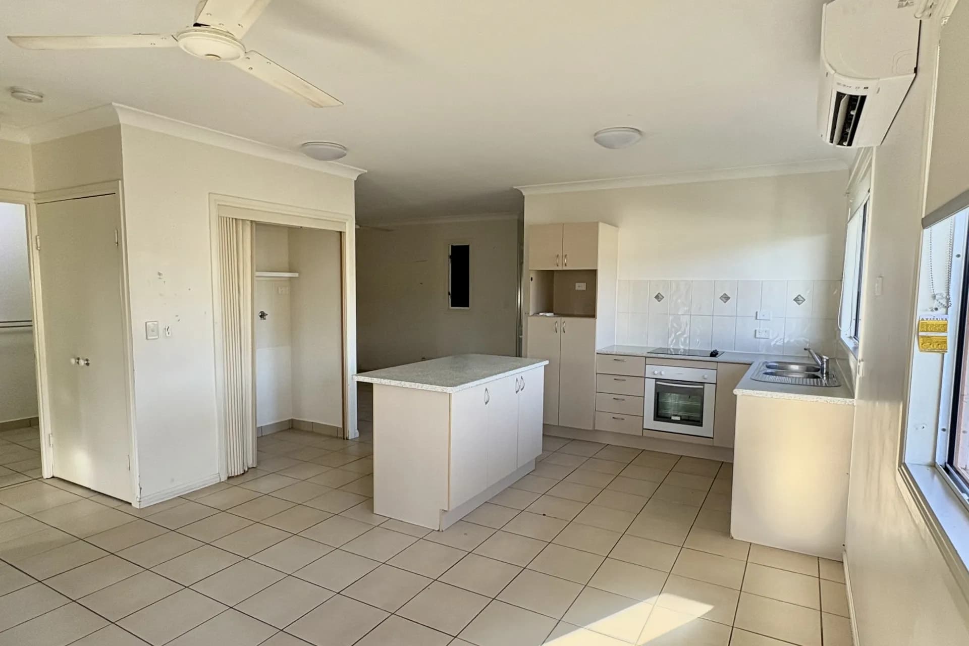 1/13  Amy  Court, Kelso, QLD, Kelso - Thumbnail 2