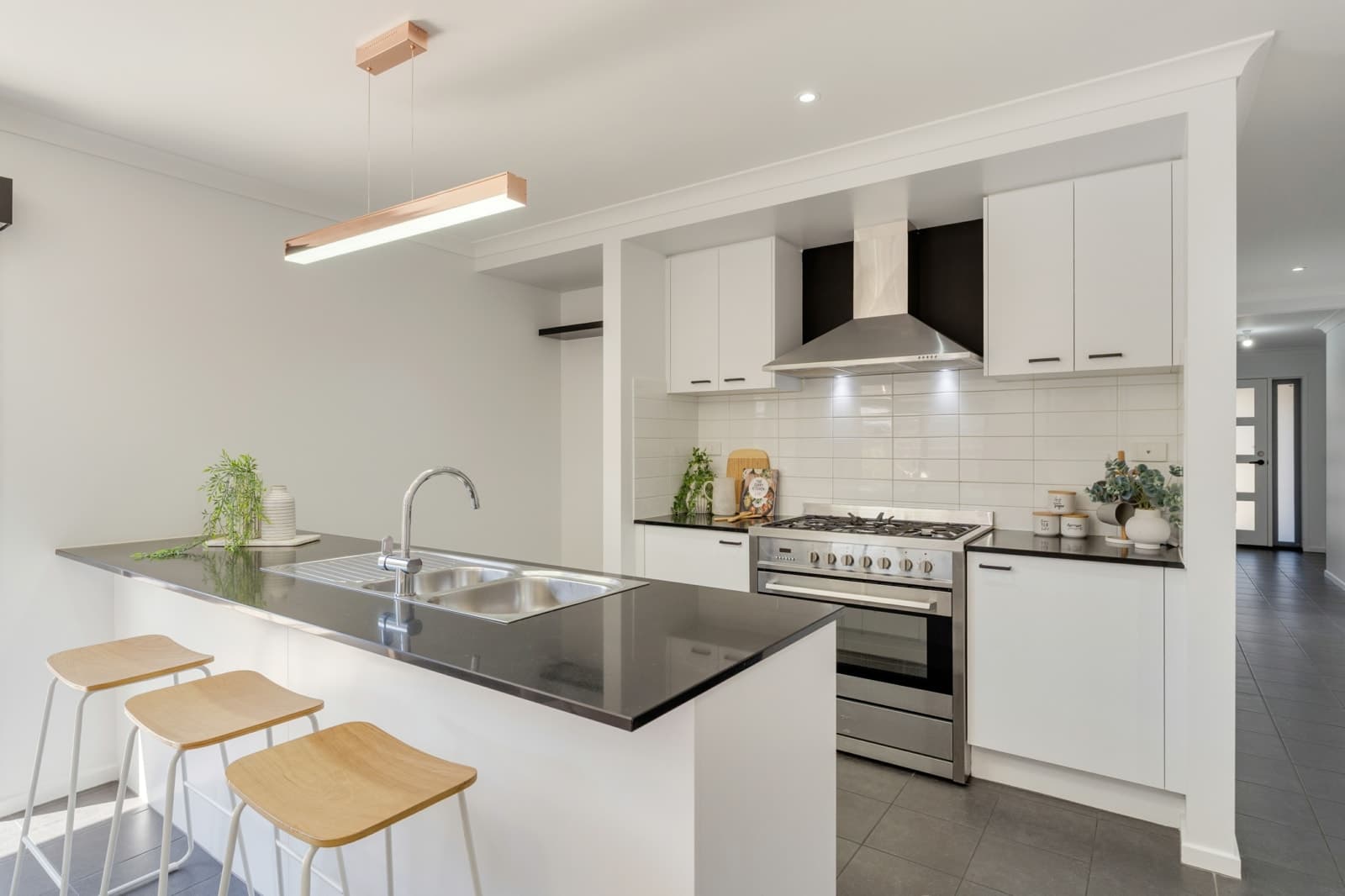 8 Amberfield Street,Mickleham, Mickleham - Thumbnail 2