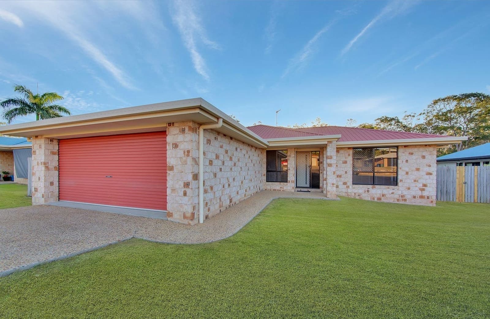 66 Col Brown Avenue,Clinton, Clinton - Thumbnail 2