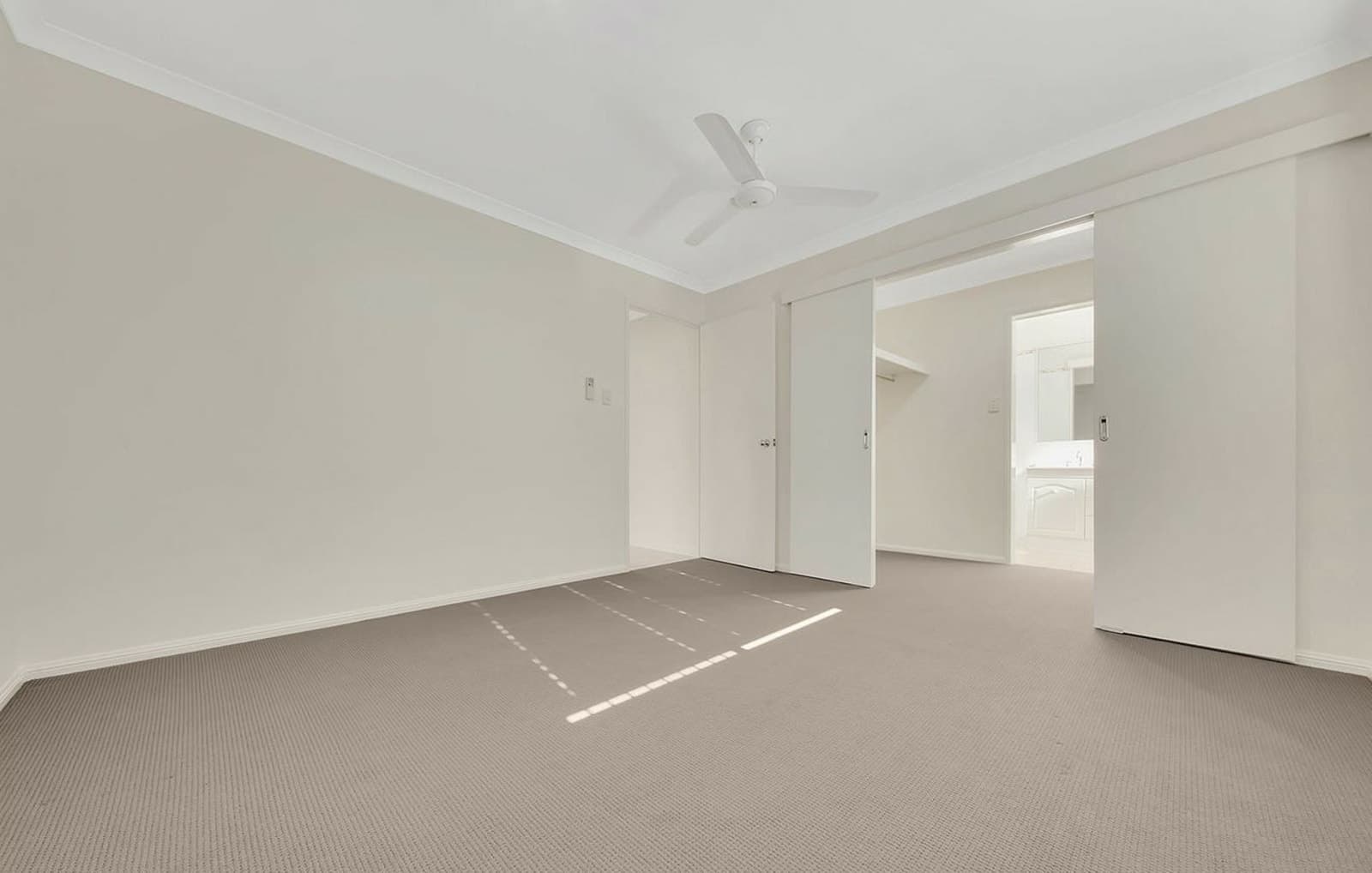 66 Col Brown Avenue,Clinton, Clinton - Thumbnail 6